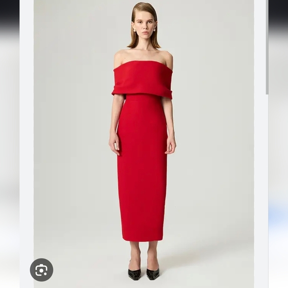 Elegant Strapless Red Dress - Picture 10 of 11